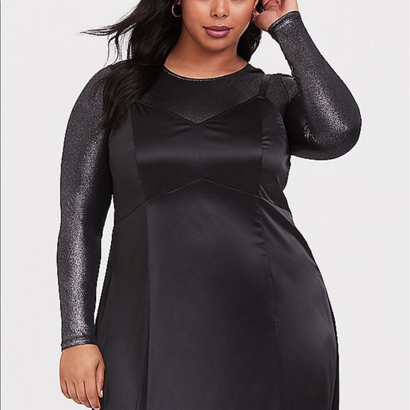 Nwt Torrid Silver Metallic crop top - Picture 3 of 4